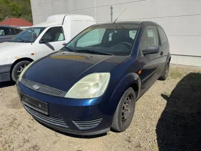 Usata Ford Fiesta 69 CV (50 kW) 2005 Blu Utilitaria