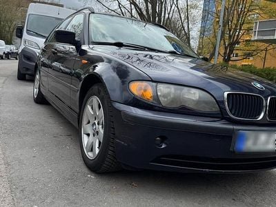 Gebraucht BMW 320 150 PS (110 kW) 2004 Blau Kombi