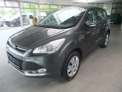 Używany Ford Kuga Trend 150 KM (110 kW) 2015 Szary SUV