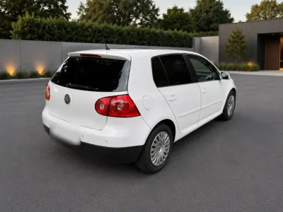 Gebraucht VW Golf V 105 PS (77 kW) 2008 Weiß Kleinwagen