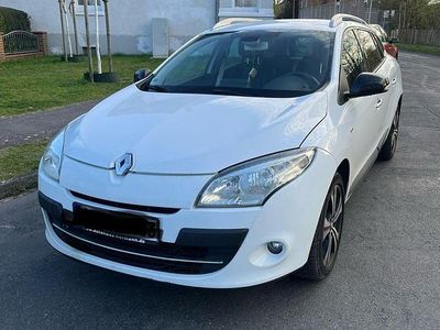 Second-hand Renault Mégane GrandTour Bose Edition 110 CP (80 kW) 2011 Alb Break