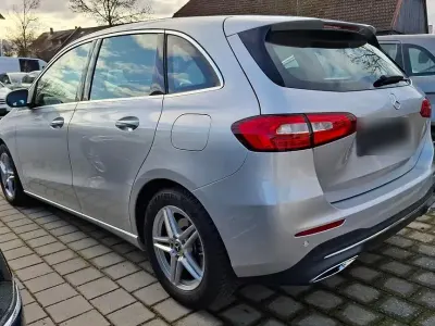 Gebraucht Mercedes B180 Progressive 136 PS (100 kW) 2021 Silber Van / Kleinbus