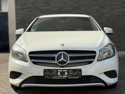 Gebraucht Mercedes A200 Urban 136 PS (100 kW) 2014 Weiß Kleinwagen