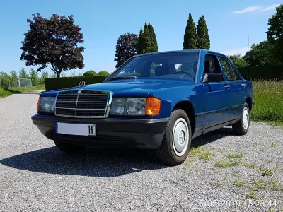 Occasion Mercedes 190 90 ch (66 kW) 1983 Bleue Berline