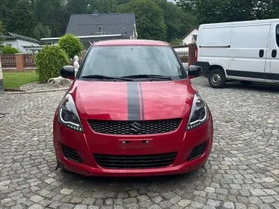 Gebraucht Suzuki Swift Comfort 94 PS (69 kW) 2013 Rot Kleinwagen