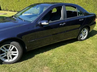 Gebraucht Mercedes C180 Classic 143 PS (105 kW) 2004 Blau Limousine