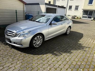 Gebraucht Mercedes E200 Elegance 184 PS (135 kW) 2012 Silber Coupé