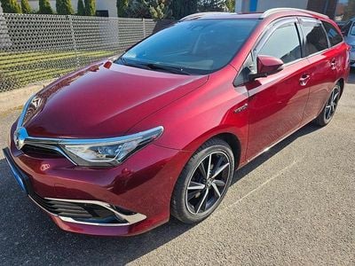 Gebraucht Toyota Auris Touring Sports Executive 122 PS (89 kW) 2017 Rot Kombi