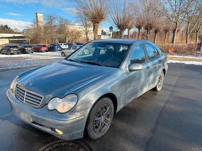 Silber Gebraucht 2003 Mercedes C180 Limousine | 2.000 €