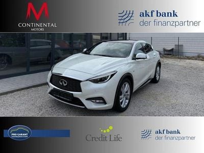 Infiniti Q30
