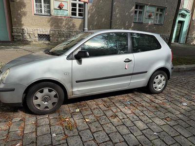 Silber Gebraucht 2003 VW Polo Limousine | 1.200 €