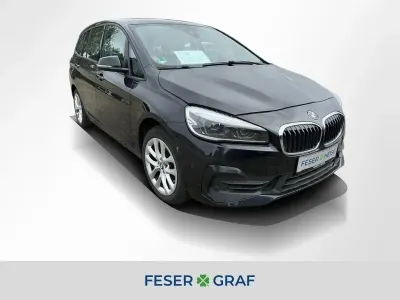 Gebraucht BMW 220 Gran Tourer Sport Line 190 PS (139 kW) 2022 Schwarz Van / Kleinbus
