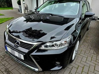 Lexus CT200h