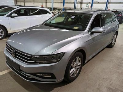 Grau Gebraucht 2021 VW Passat Business Limousine | 20.900 € (Guter Preis)