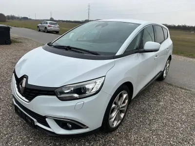 Gebraucht Renault Scenic E-Tech 140 PS (102 kW) 2019 Weiß Van / Kleinbus