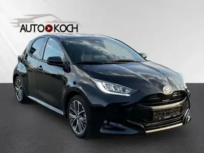 Gebraucht Toyota Yaris Hybrid Style 131 PS (96 kW) 2025 Andere Limousine