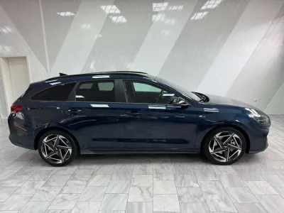 Neu Hyundai i30 N Line 140 PS (102 kW) 2025 Blau Kombi