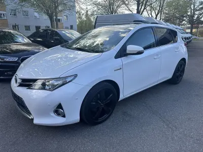 Usata Toyota Auris Hybrid Life+ 99 CV (72 kW) 2013 Bianco Berlina