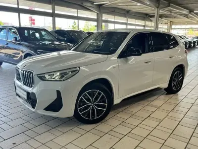 Gebraucht BMW iX1 M Sport 200 kW (272 PS) 2023 Weiss SUV