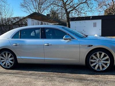 Silber Gebraucht 2014 Bentley Flying Spur Mulliner Limousine | 69.900 €