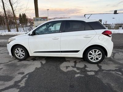 Gebraucht Hyundai i20 Edition 84 PS (61 kW) 2016 Weiß Kleinwagen