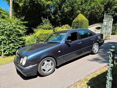 Mercedes E280