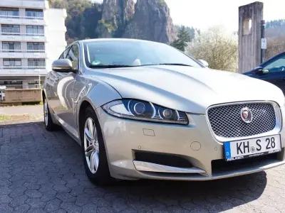 Gebraucht Jaguar XF 163 PS (119 kW) 2014 Limousine