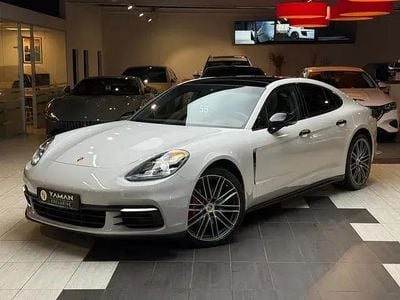 Second-hand Porsche Panamera 4S Chrono 422 CP (310 kW) 2017 Albastru Berlinǎ