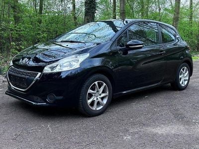 Gebraucht Peugeot 208 Active 82 PS (60 kW) 2014 Schwarz Kleinwagen