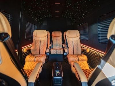 Gebraucht Mercedes Sprinter Business 190 PS (139 kW) 2024 Schwarz Van