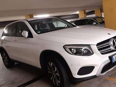 Używany Mercedes GLC250 211 KM (155 kW) 2018 Biały SUV