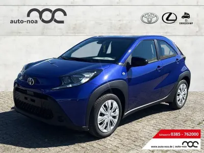Neu Toyota Aygo X Business Edition 72 PS (52 kW) 2025 Juniper blue SUV