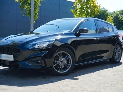 Schwarz Gebraucht 2018 Ford Focus ST-Line Limousine | 14.990 € (Etwas zu teuer)