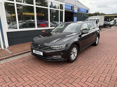Manganggrau metallic Gebraucht 2023 VW Passat Business Kombi | 22.299 € (Fairer Preis)