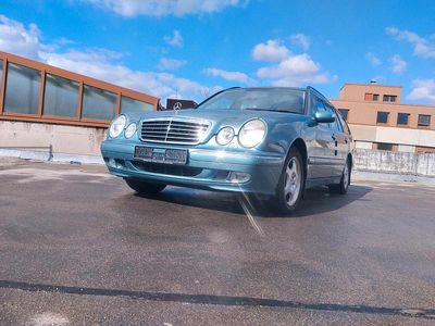 Gebraucht Mercedes E240 170 PS (125 kW) 2001 Blau Kombi
