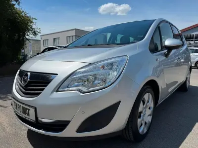 Gebraucht Opel Meriva Edition 140 PS (102 kW) 2011 Silber Van / Kleinbus
