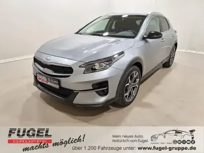 Gebraucht Kia XCeed Spirit 140 PS (102 kW) 2020 Lunar silver m SUV