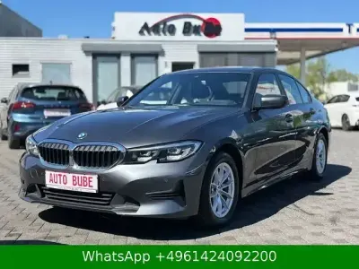 Używany BMW 320 Advantage 96 KM (70 kW) 2015 Czarny Sedan/Limuzyna