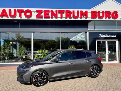 Gebraucht Ford Focus ST-Line X 155 PS (114 kW) 2020 Grau Limousine