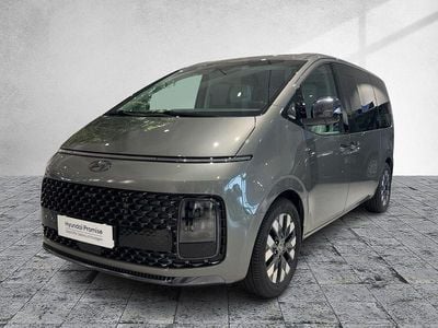 Gebraucht Hyundai Staria Signature 177 PS (130 kW) 2023 Gruen Van / Kleinbus