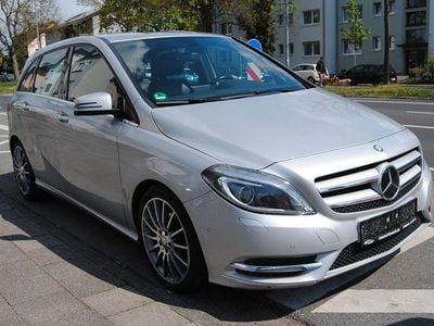 Gebraucht Mercedes B200 Sport 136 PS (100 kW) 2013 Silber Van / Kleinbus