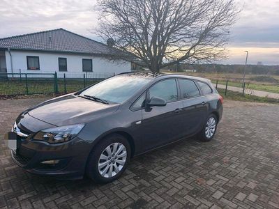 Gebraucht 2015 Opel Astra Kombi | 4.200 € (Guter Preis)