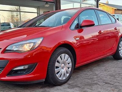 Gebraucht Opel Astra Style 116 PS (85 kW) 2015 Rot Limousine
