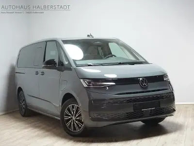 Gebraucht VW Multivan 177 PS (130 kW) 2025 Grau Van / Kleinbus
