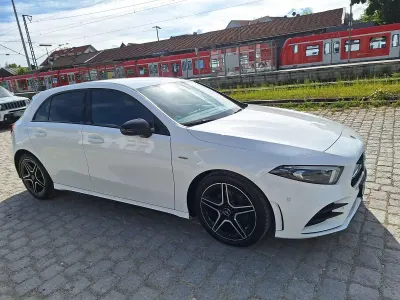 Gebraucht Mercedes A180 AMG line 136 PS (100 kW) 2022 Weiß Kombi
