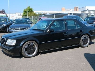 Gebraucht Mercedes E300 AMG 220 PS (161 kW) 1990 Schwarz Limousine