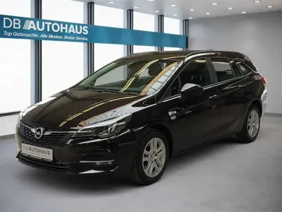 Gebraucht Opel Astra Edition 105 PS (77 kW) 2022 Schwarz Kleinwagen