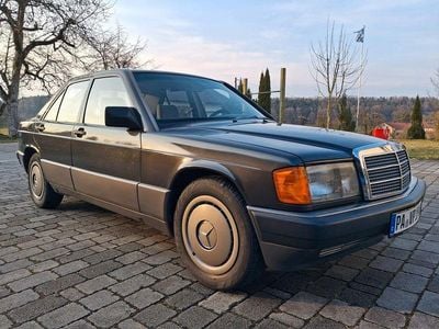 Usata Mercedes 190 72 CV (52 kW) 1989 Grigio Berlina