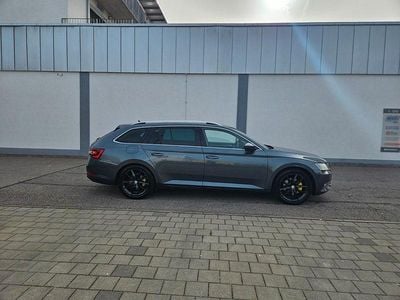 Gebraucht Skoda Superb LAURIN & KLEMENT 150 PS (110 kW) 2019 Grau Kombi