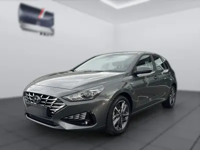 Gebraucht Hyundai i30 Trend 120 PS (88 kW) 2023 Grau metallic